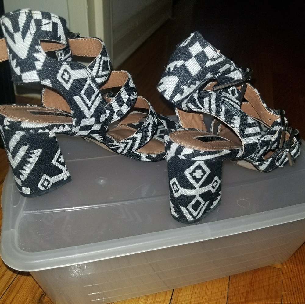 Aztec Print Sandals - image 3